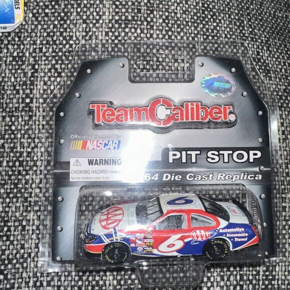 Team Caliber Pit Stop 1:64 Die Cast Replica NASCAR #6 New And Sealed In Package - Picture 1 of 2